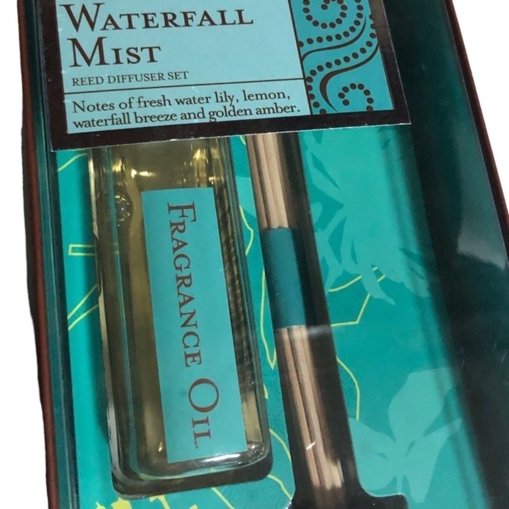 Chesapeake Bay Waterfall Mist Reed Diffuser Set - Picture 9 of 9